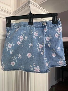 OshKosh B'gosh Blue Denim Floral Skort